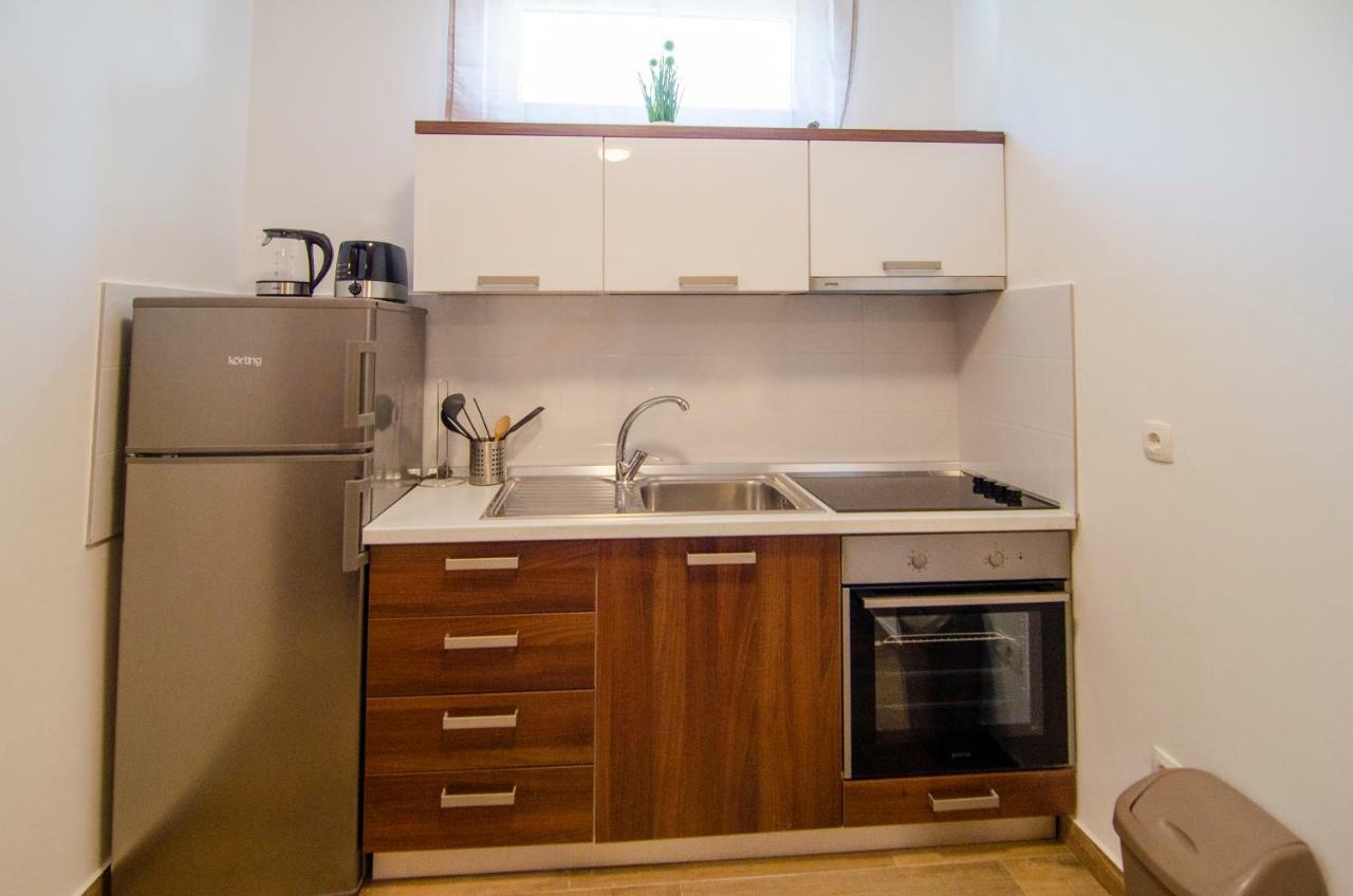 Apartments Sara 4 โบล ภายนอก รูปภาพ