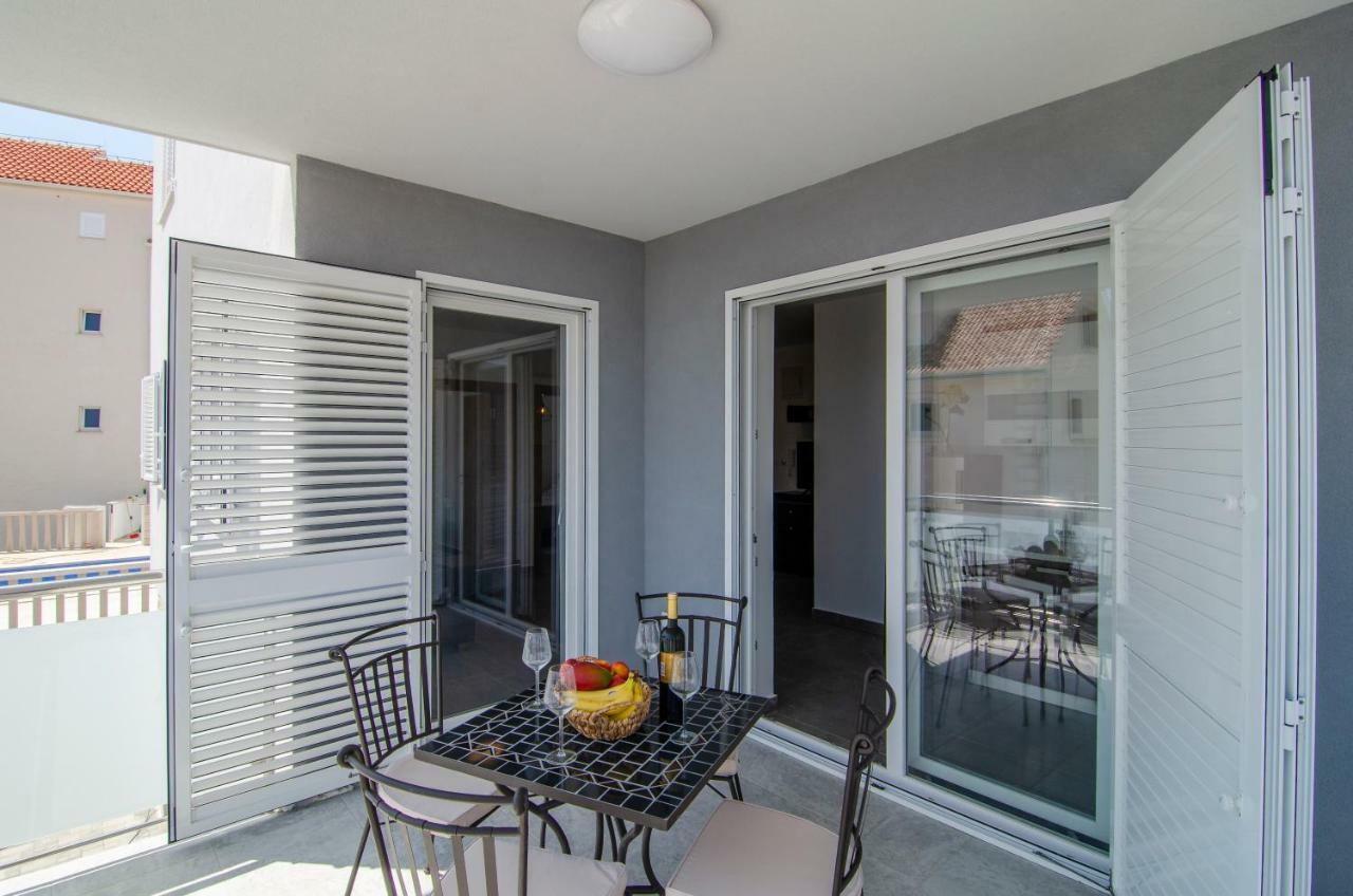 Apartments Sara 4 โบล ภายนอก รูปภาพ