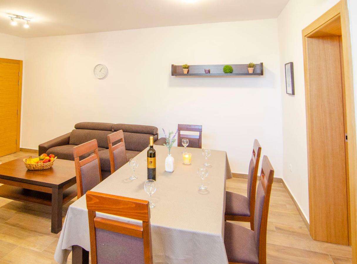 Apartments Sara 4 โบล ภายนอก รูปภาพ