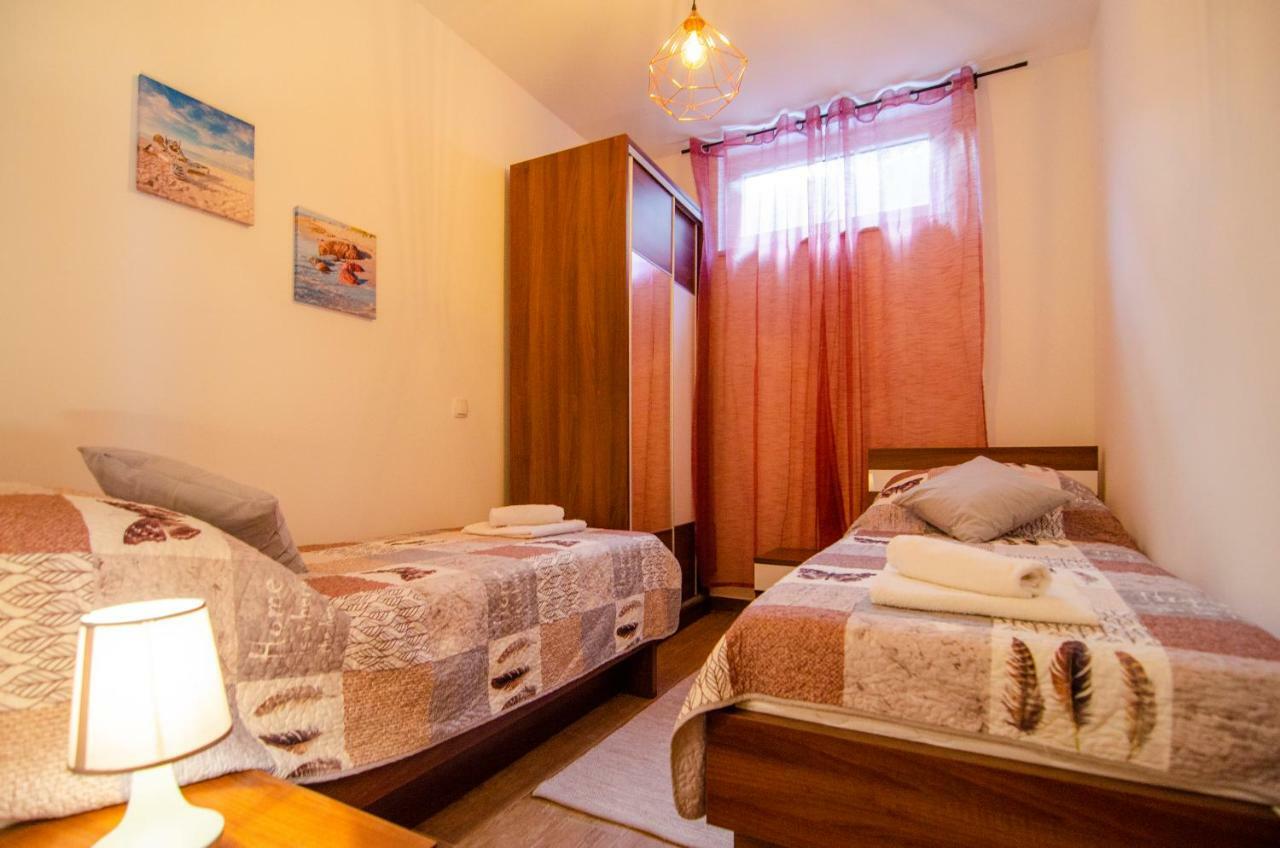 Apartments Sara 4 โบล ภายนอก รูปภาพ