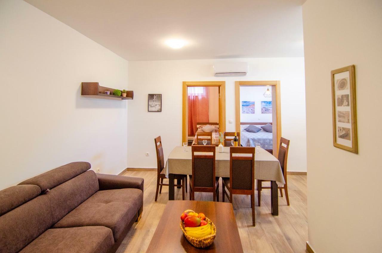 Apartments Sara 4 โบล ภายนอก รูปภาพ