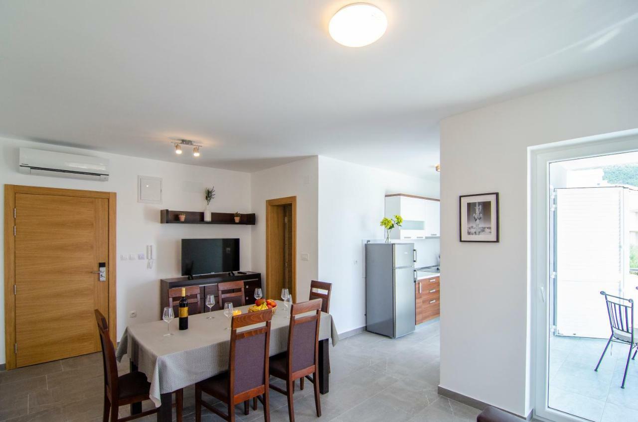 Apartments Sara 4 โบล ภายนอก รูปภาพ