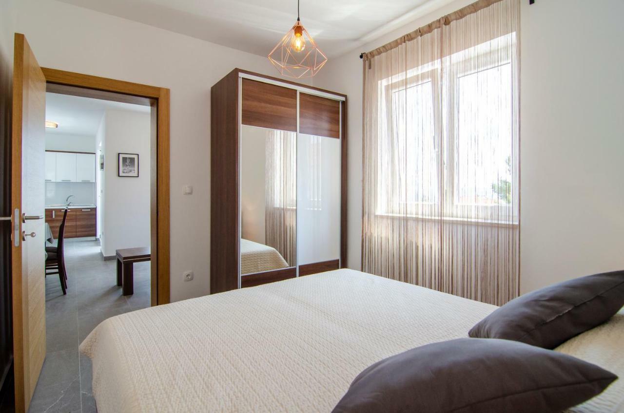 Apartments Sara 4 โบล ภายนอก รูปภาพ