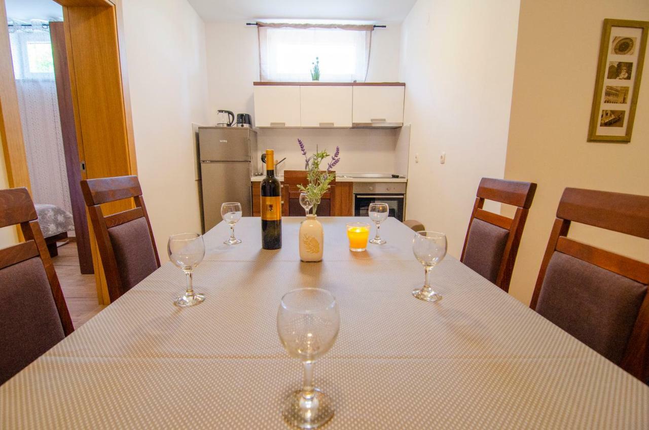 Apartments Sara 4 โบล ภายนอก รูปภาพ