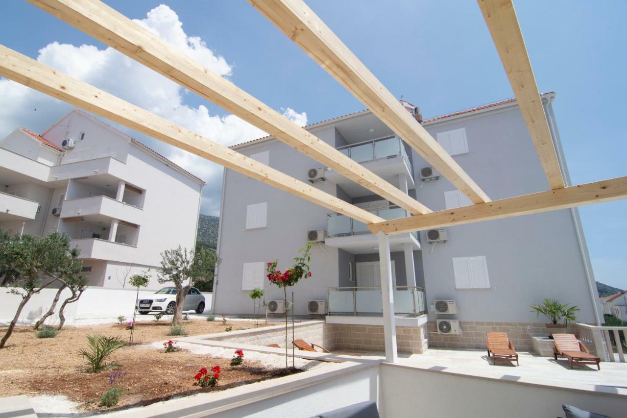 Apartments Sara 4 โบล ภายนอก รูปภาพ