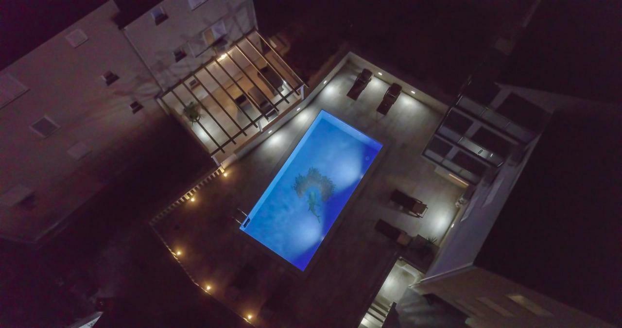 Apartments Sara 4 โบล ภายนอก รูปภาพ