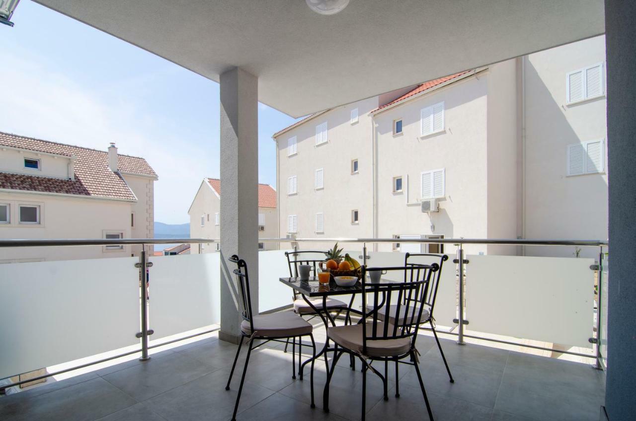 Apartments Sara 4 โบล ภายนอก รูปภาพ