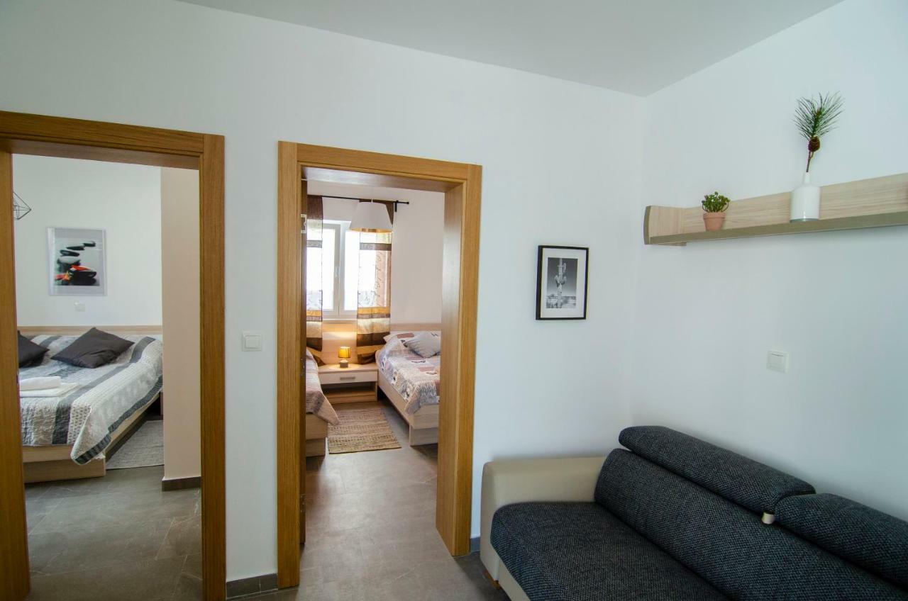 Apartments Sara 4 โบล ภายนอก รูปภาพ
