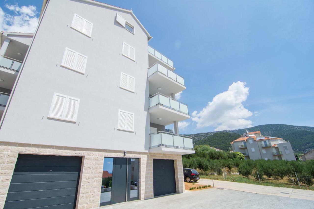 Apartments Sara 4 โบล ภายนอก รูปภาพ