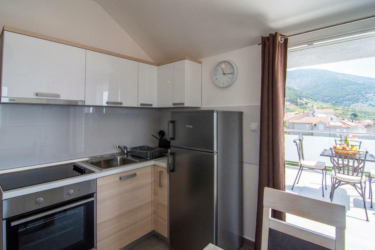 Apartments Sara 4 โบล ภายนอก รูปภาพ